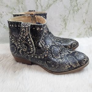 DINGO Stunning Leather Studded Boots